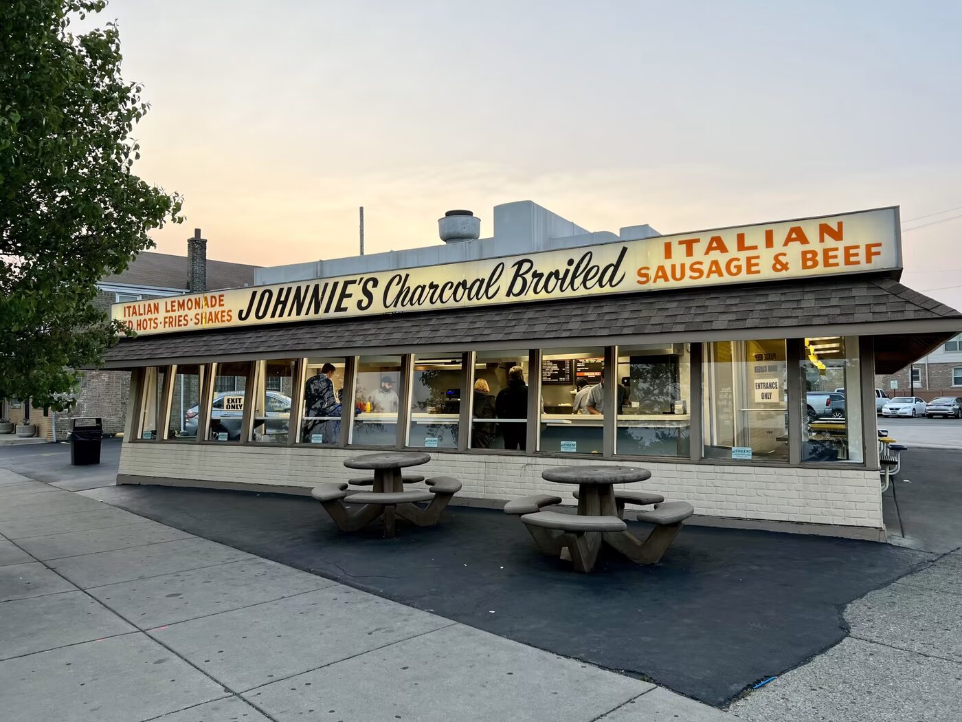 Johnnie's Italian Beef storefront in Chicago